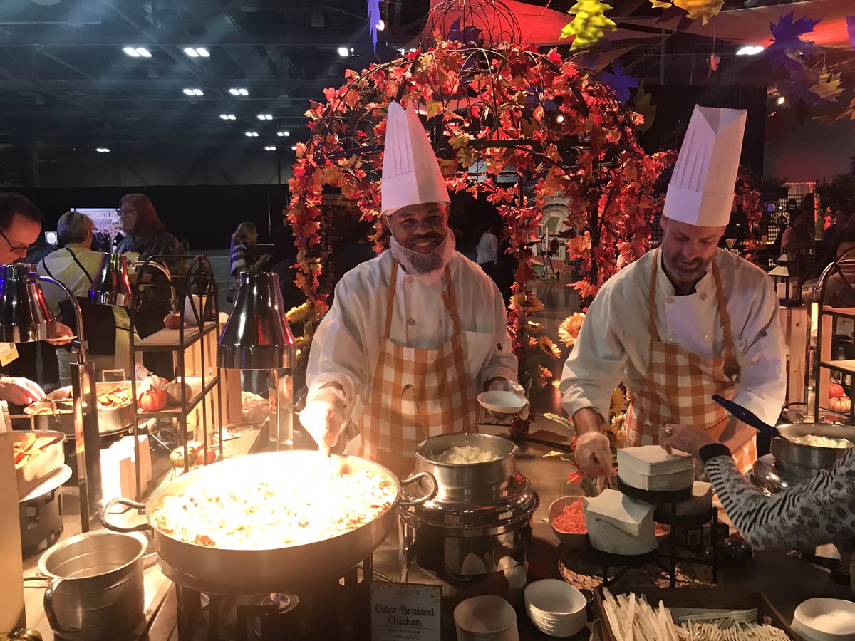 meetingstoday's tweet photo. What a fun #PCMACL 23 opening! Columbus is putting on quite the show! #EventProfs #ExpCols https://t.co/7t8jzFWvyu