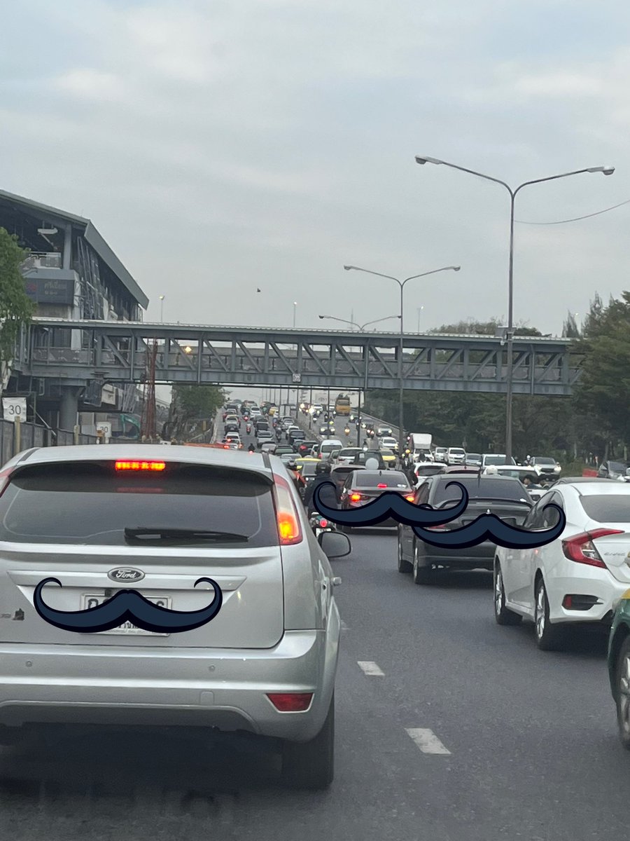 orangida's tweet photo. @js100radio 07.20 น. เช้านี้ที่สะพานศรีเอี่ยมมุ่งหน้าสมุทรปราการ ท้ายแถวโนโวเทลแล้ว กลับกันรถเยอะเคลื่อนตัวตามจังหวะไฟ เมฆเยอะ ไม่มีแดดค่ะ https://t.co/A46huqJkmG