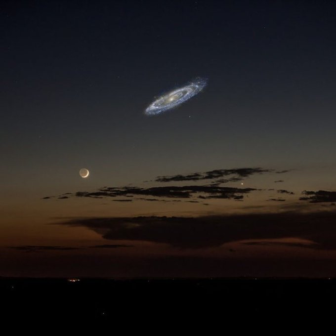 What the Andromeda galaxy would look like from earth if it was a bit brighter.