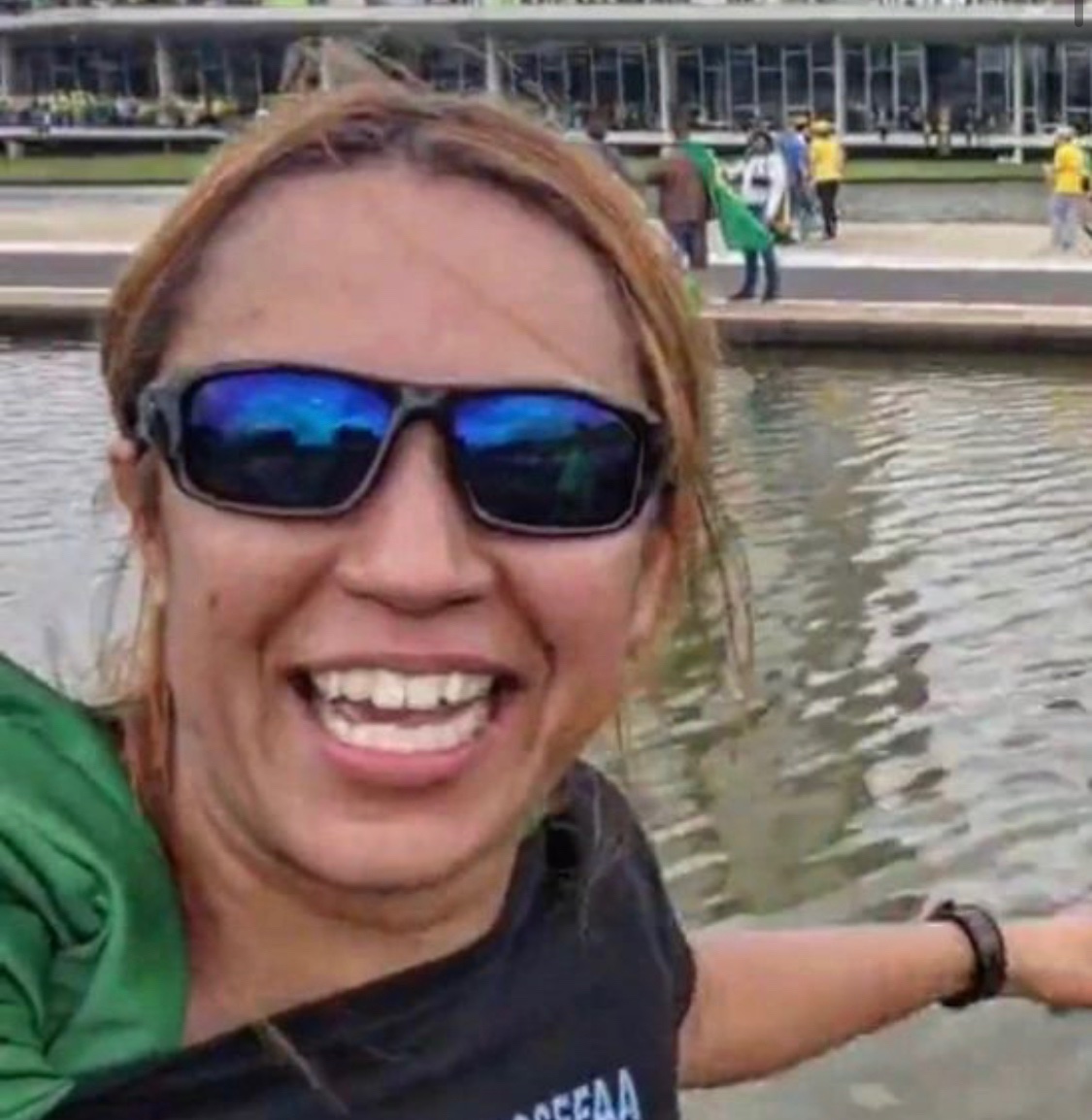 Ana Priscila Azevedo é uma das líderes dos atos antidemocráticos que aconteceram no dia de hoje em Brasília, a mesma é dona de um dos maiores grupos da direita no telegram.
