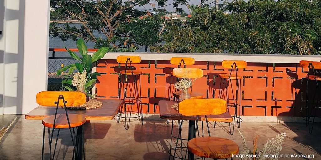 adventure_super's tweet photo. Coffee shop sekarang ini emang udah banyak yang menyajikan view asyik, salah satunya Utata Space di Makassar, Superfriends. Coffee shop ini punya view waduk asri, lo bisa dateng di sore hari biar sekaligus liat sunset yang keren abis.

#INIRASANYASUPER
#SUPERLIVE
#SUPERADVENTURE https://t.co/DfyWcA7Lys
