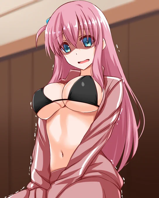 ぼっちちゃん脱いだらすごいかったんで…今度は黒ビキニ着てもらいました。ジャージの下にビキニ、って破壊力あるね^^エロいの隠してたな!っていう(笑 