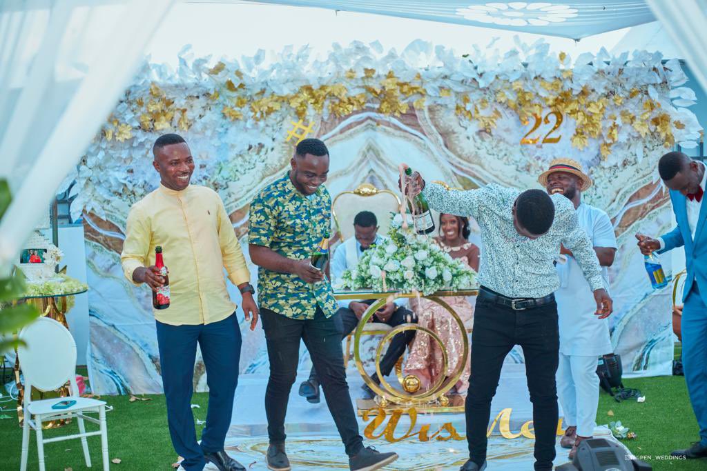 NectarinhoC5's tweet image. Happy New Year Everyone, we smiling till the end of the year again 🙏🏾 #WBDN