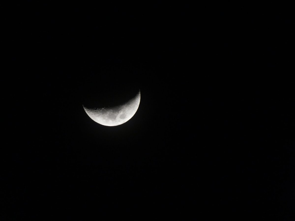 4GXPHRAPHUPING's tweet photo. เส้าอะไม่เต็มดวง โฮรร 28-29-1-3-9 🌙 https://t.co/ILSKO52lvP