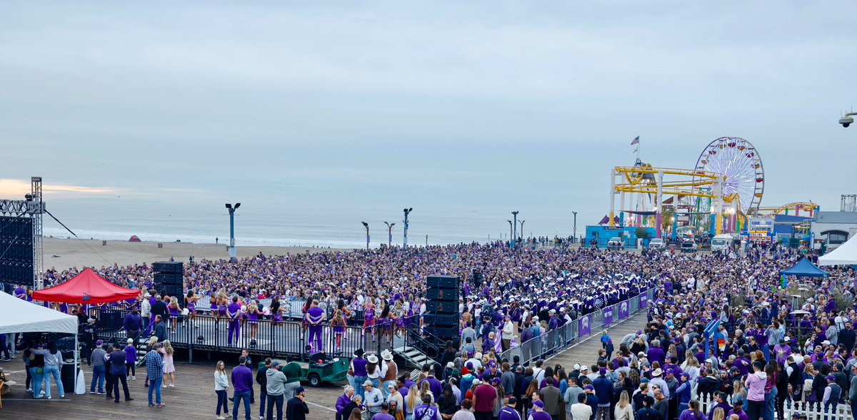 Don’t let the size of our school fool you… Horned Frogs know how to show up and show out! 

📍Santa Monica Pier 

#GoFrogs