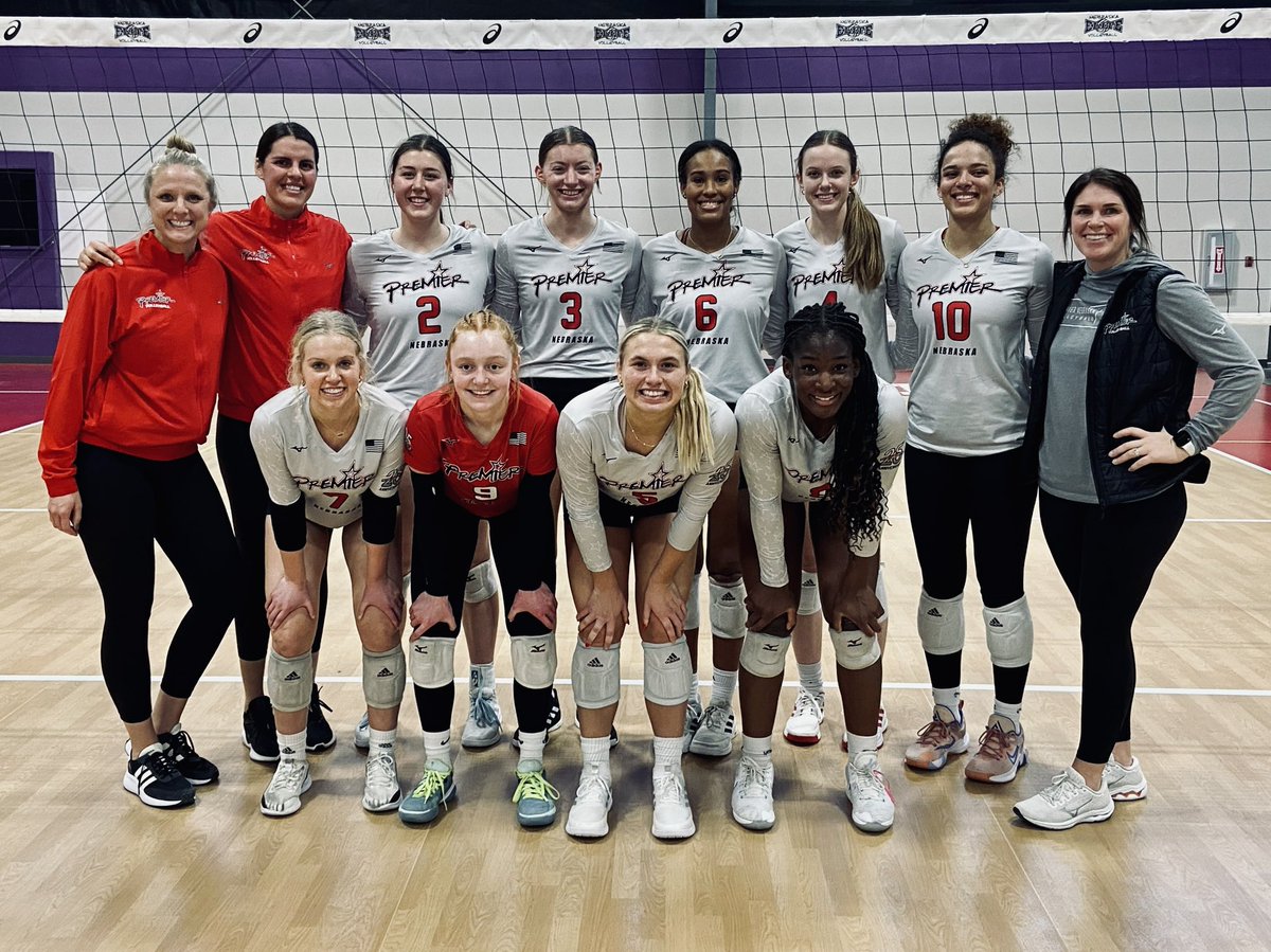 Premier_18Gold's tweet image. Checking in for the first tournament of the season! 🥇✔️

#goPremierVB | #ChampionshipBehavior