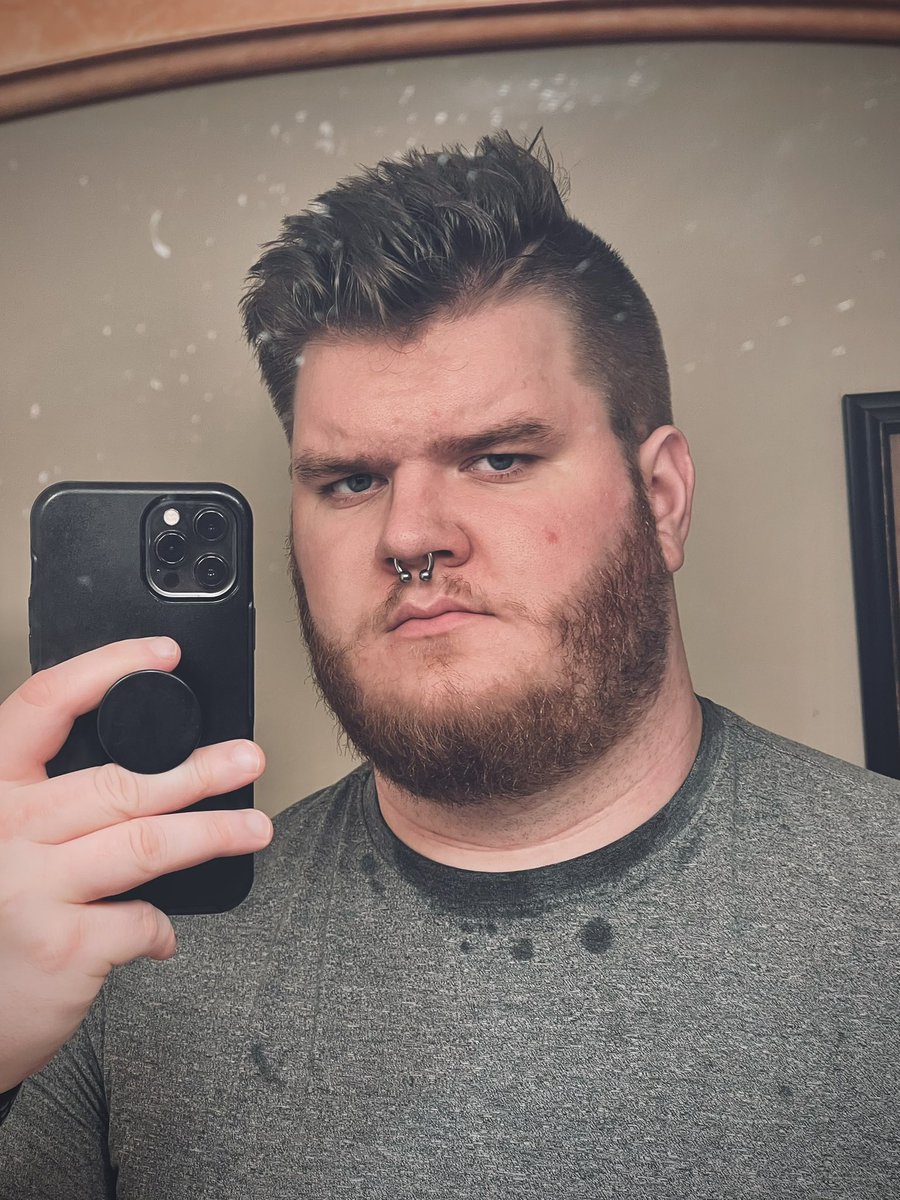 Archetypical__'s tweet photo. I always look like >:[ but on the inside I’m just :< https://t.co/CaTzcqdzok