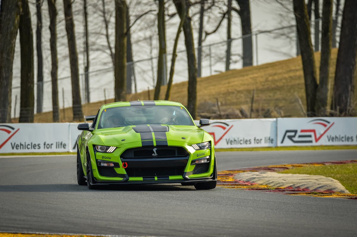 MiddMotorsports's tweet photo. Follow us! #GT500 #ford #NewAccount #hpde #roadamerica #shelbygt500 #trackday #racing #apex https://t.co/v8fIiGmTwn