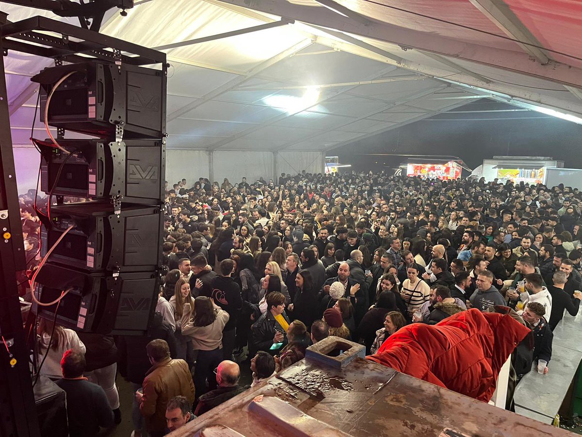 Grazas e … 
freed from Seaia ❤️