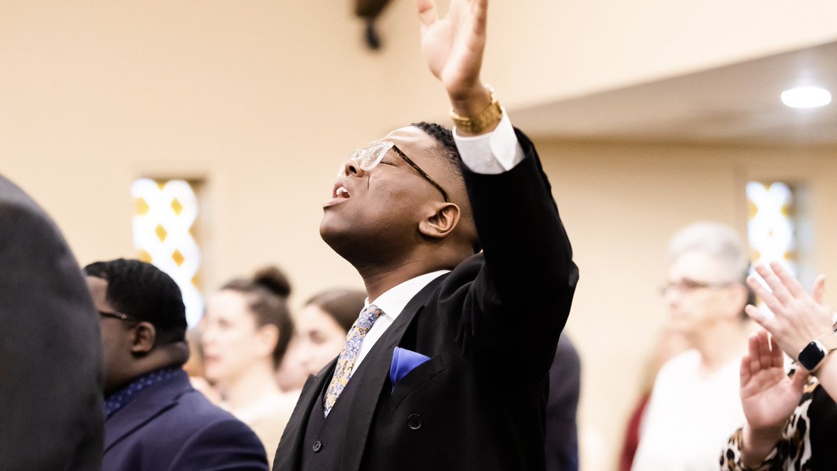 thebridgeloves's tweet photo. “satan, YOU’RE A LIAR” - Pastor

Tune in on YT or FB! https://t.co/NMDRi0IR2z
