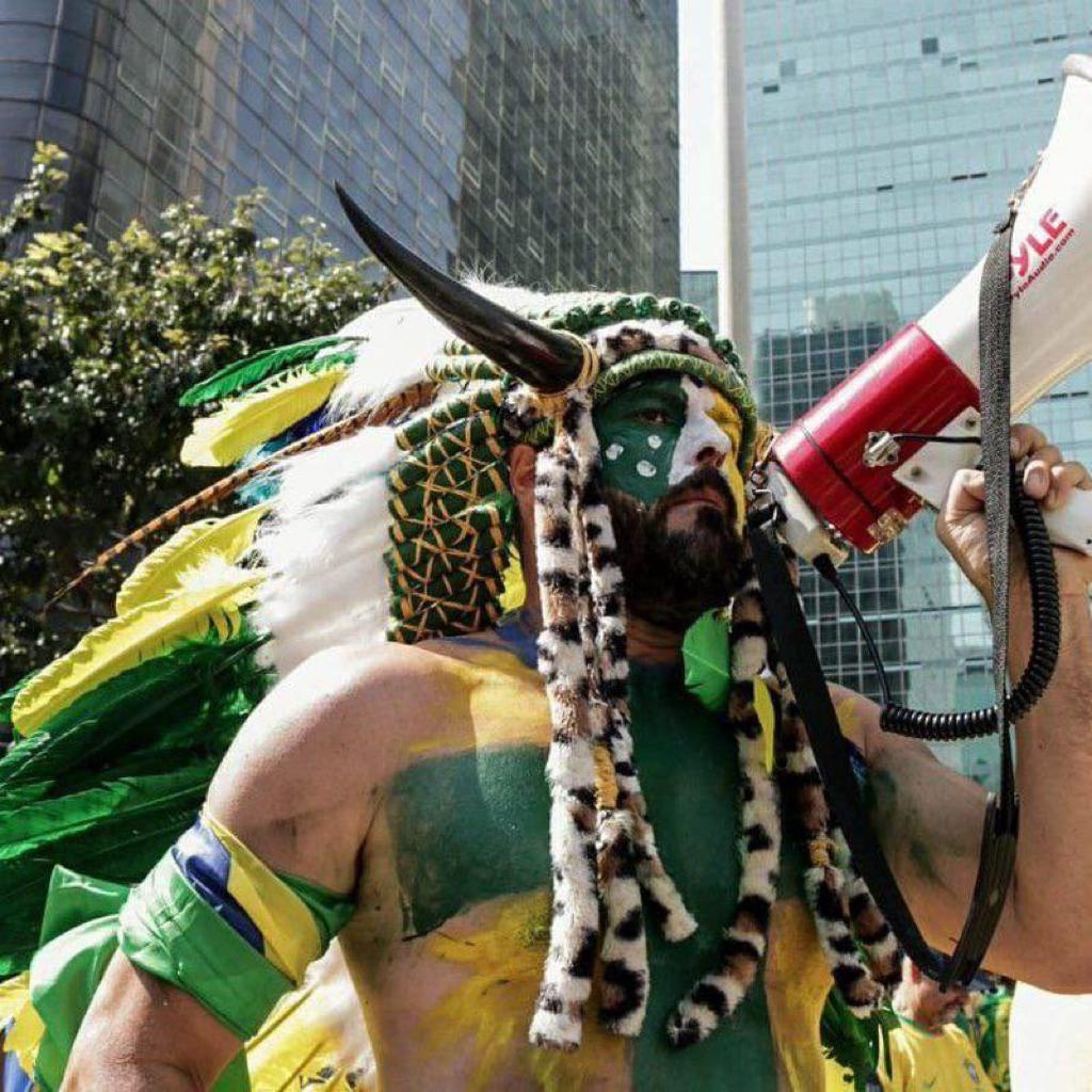EMPosts's tweet photo. How it started (🇺🇸Jan 6, 2021); how it's going (🇧🇷Jan 8, 2023)

#Brasilia #GolpeDeEstado https://t.co/Tn5hF1OCoM
