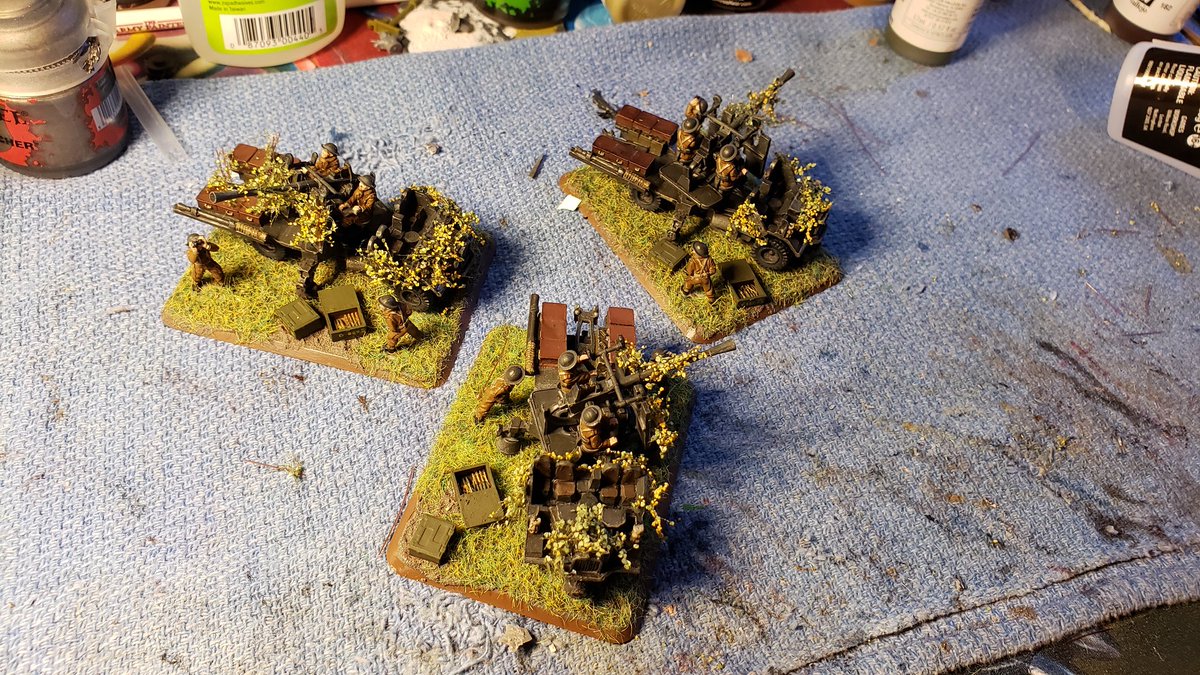 DG357x's tweet photo. Bofors ready for action! @Flames_Of_War #flamesofwar #boardgames #boardgaming #tabletopgaming #miniatures #miniaturebuilder #wargaming #wargamer #ww2 #ww2miniatures #battlefrontminiatures #battleofthebulge #vallejo #thearmypainter #modelbuilding #modelbuilder https://t.co/VFyfEISdbq