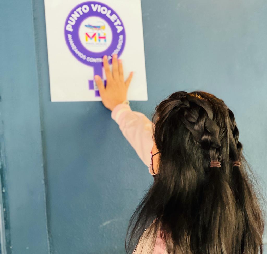 mauriciotabe's tweet photo. @SSC_CDMX @BlindarMH Es una pena que con tantos feminicidios y violencia el @GobCDMX ataque los #PuntosVioleta, un programa con el que hemos atendido y logrado salvar a mujeres en MH.

Ni una sola vez nos han llamado al Cabildo para abordar este tema y lo que tenemos que hacer es sumar esfuerzos. https://t.co/8i0Pd6ND3V