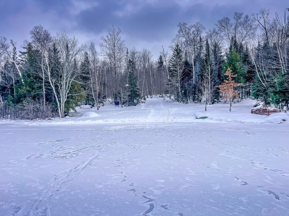 StephenLemieu15's tweet photo. #Adirondack @GarnetHillLodge, 12/27/22, North River NY via #wilderness #trail to thirteenth #Lake. @adirondacknet @PureADK @adklifemag @adkexplorer  @AdkEnterprise  @ADKattractions #adirondacks  #Adirondacks @I_LOVE_NY  @adirondack  #upstateny #adirondack  #skiing #xcski #WINTER https://t.co/LiMGMeMmCF