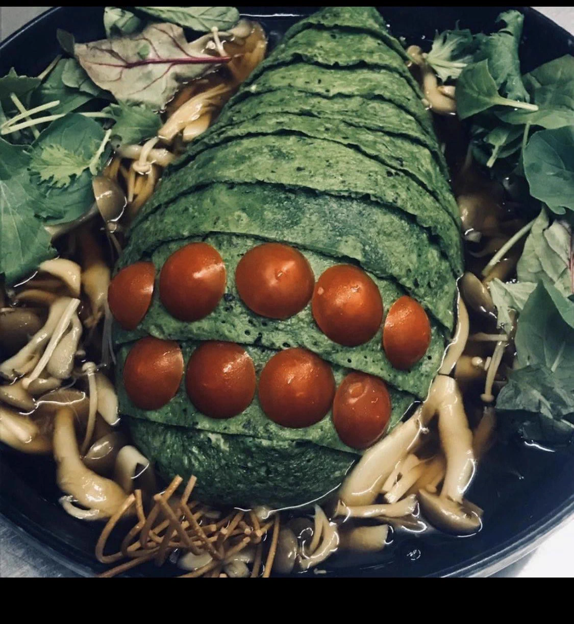 @shakunone お客様のご要望から作りました【王蟲ライス・腐海餡かけ】
腐海は菌類という事できのこ餡かけにしてあります^_^
ただやはり
【ジブリ飯ではないよね】って言われました｡ﾟ(ﾟ´ω`ﾟ)ﾟ｡ 