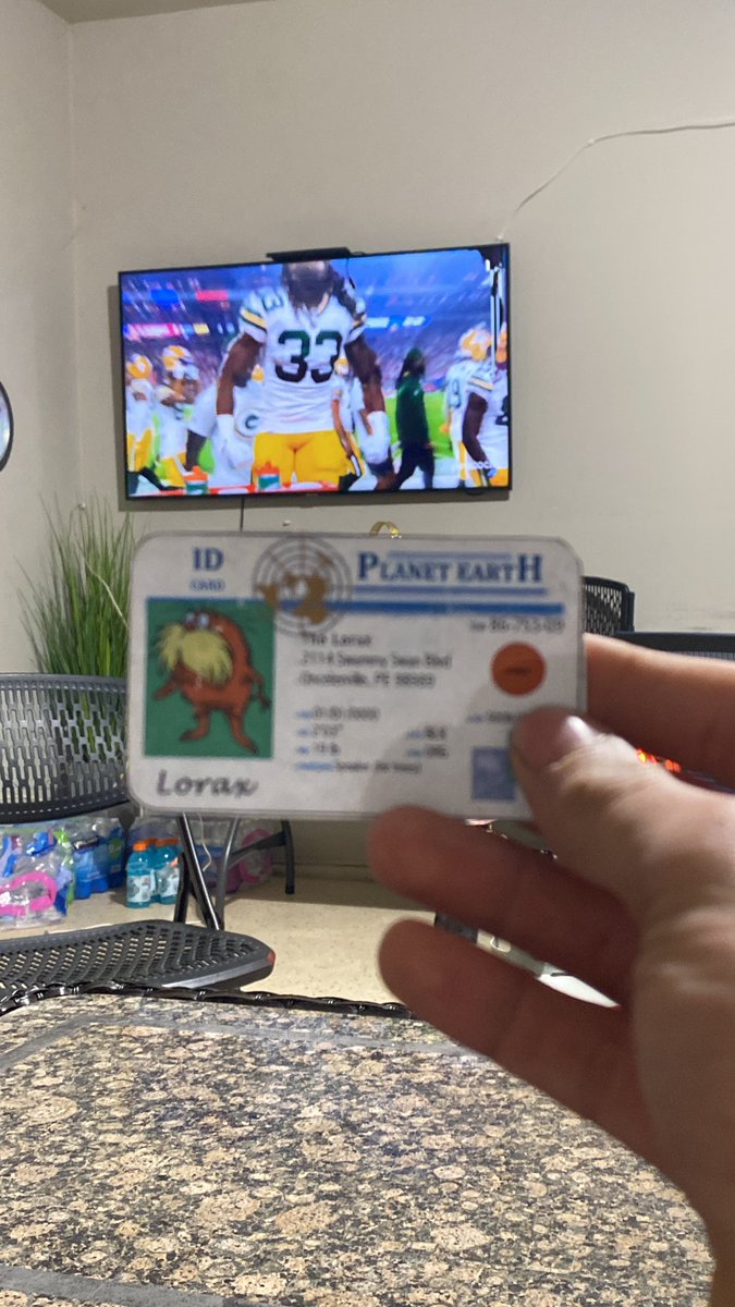 SanadAPES's tweet photo. Aaron jones is an apex predator because he eats every animal but no animal can eat him @franklinlorax #apeseco https://t.co/wbJBR5GFrR