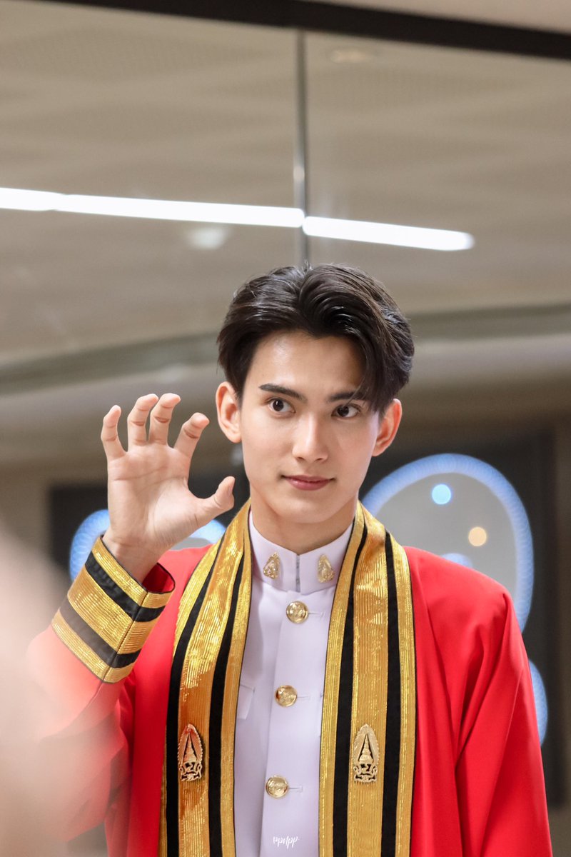 ppnpp_'s tweet image. Morning meaow~
✊🏻🐱

#FirstfhGraduationDay
#First_Chalongrat #รักแรกของเฟริสท์