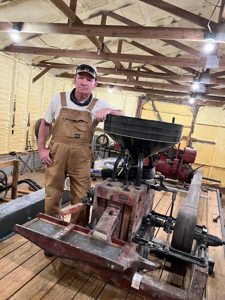 Moonshiners: Master Distiller winner Mike Burdette stopped by our farm! What an honor! Get to meet Mrs Holly tomorrow! <a href="/TimSmithSpirits/">Moonshiner Tim Smith</a> <a href="/MoonshinersTV/">Moonshiners</a> #FirehouseFlameout #MikesFirehousePeachBrandy <a href="/Blair_Witchin/">Leigh Anne Blair</a> <a href="/BlairMtnFarms/">Reggie Blair</a>
