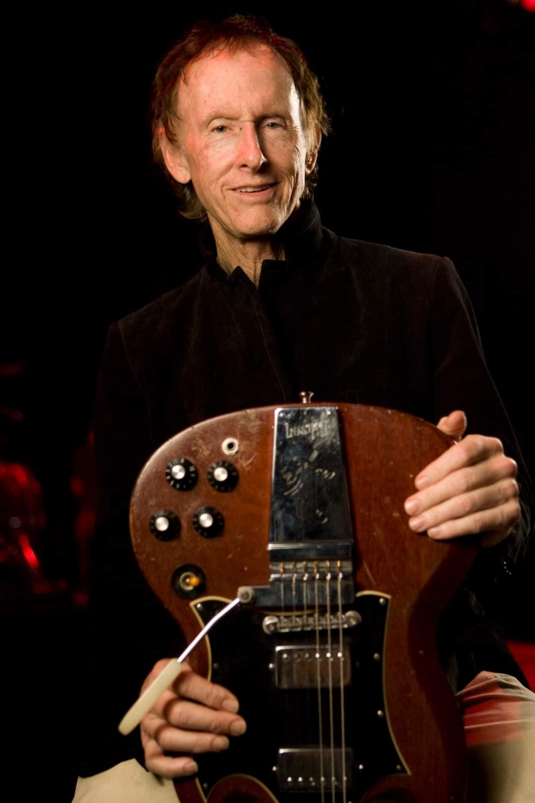 Happy 77th birthday to the legendary The Doors guitarist Robby Krieger,  born this day in Los Angeles, CA. 