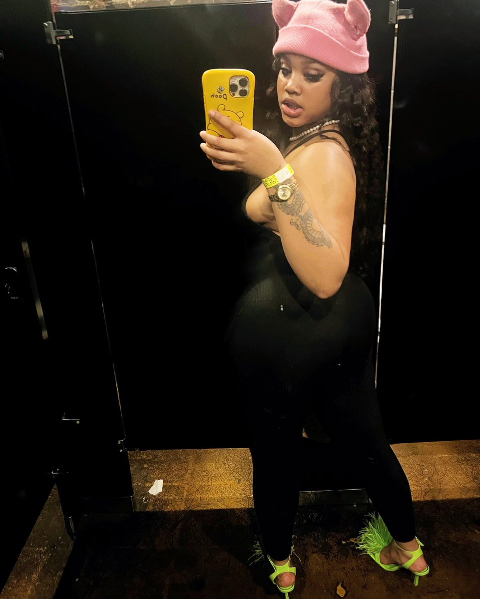 therealtialove's tweet photo. misses slime dollazπ#mythot https://t.co/n1tDAcAKgG