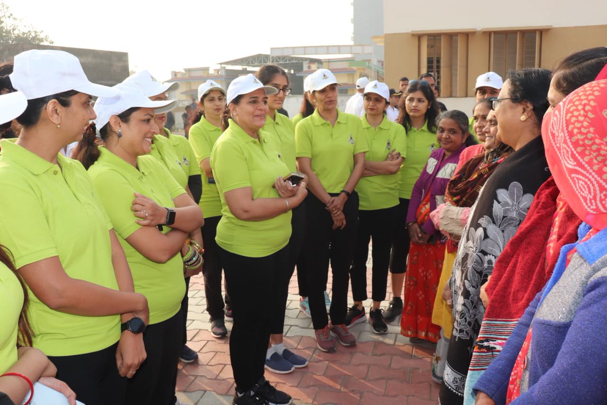 As part of continued #CommunityOutreach programme, #NWWA @IN_Valsura organised Women's Car Rally on 07 Jan on theme 'Women Empowerment & Clean Green India'. Flagged off by Jamnagar MLA Smt Rivaba Jadeja, 37 NWWA members & women officers covered 100 kms #AnchoringLives 1/2