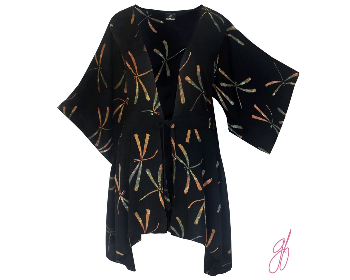 GenerousFashion's tweet photo. Excited to share the latest addition to my #etsy shop: Plus Size Kimono Tunic 1x 2x 3x, Boho Kimono Dragonfly Art, Plus Size Black Kimono Cardigan, Dressy Long Japanese Kimono Sleeve Duster Robe https://t.co/uokvB3lILz #black #gold #onesizeplus #bohohippie https://t.co/LcqmEgRDSW