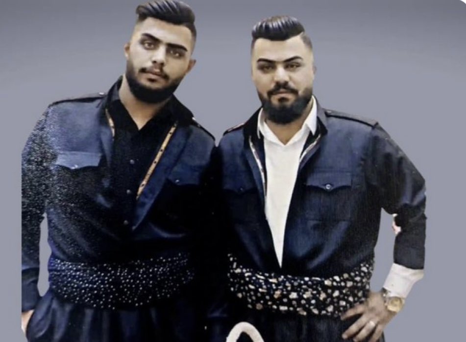 CaneHozan's tweet photo. It is stated that the brothers Farhad and Farzad Tahazadeh were sentenced to death in the early hours of the morning.
   The family is demanding that almost action be taken to save their children's lives.
    Give your family a voice!
   Share every language you know #MahsaAmini https://t.co/cCbLfS309M