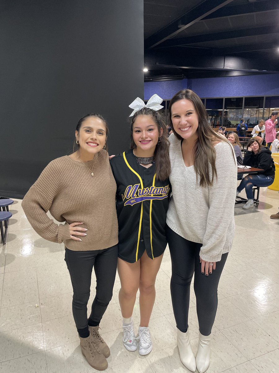 Mrs. Petmezas tweet media