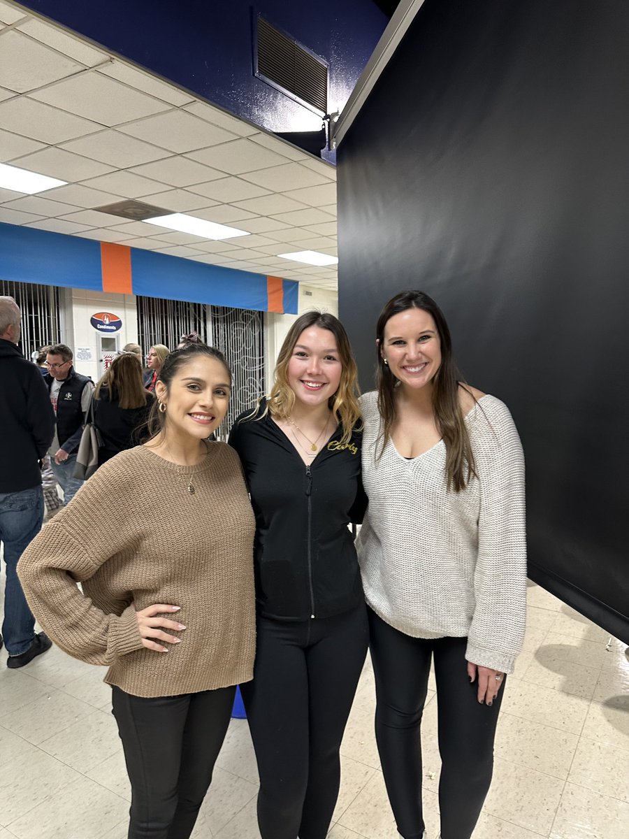 Mrs. Petmezas tweet media