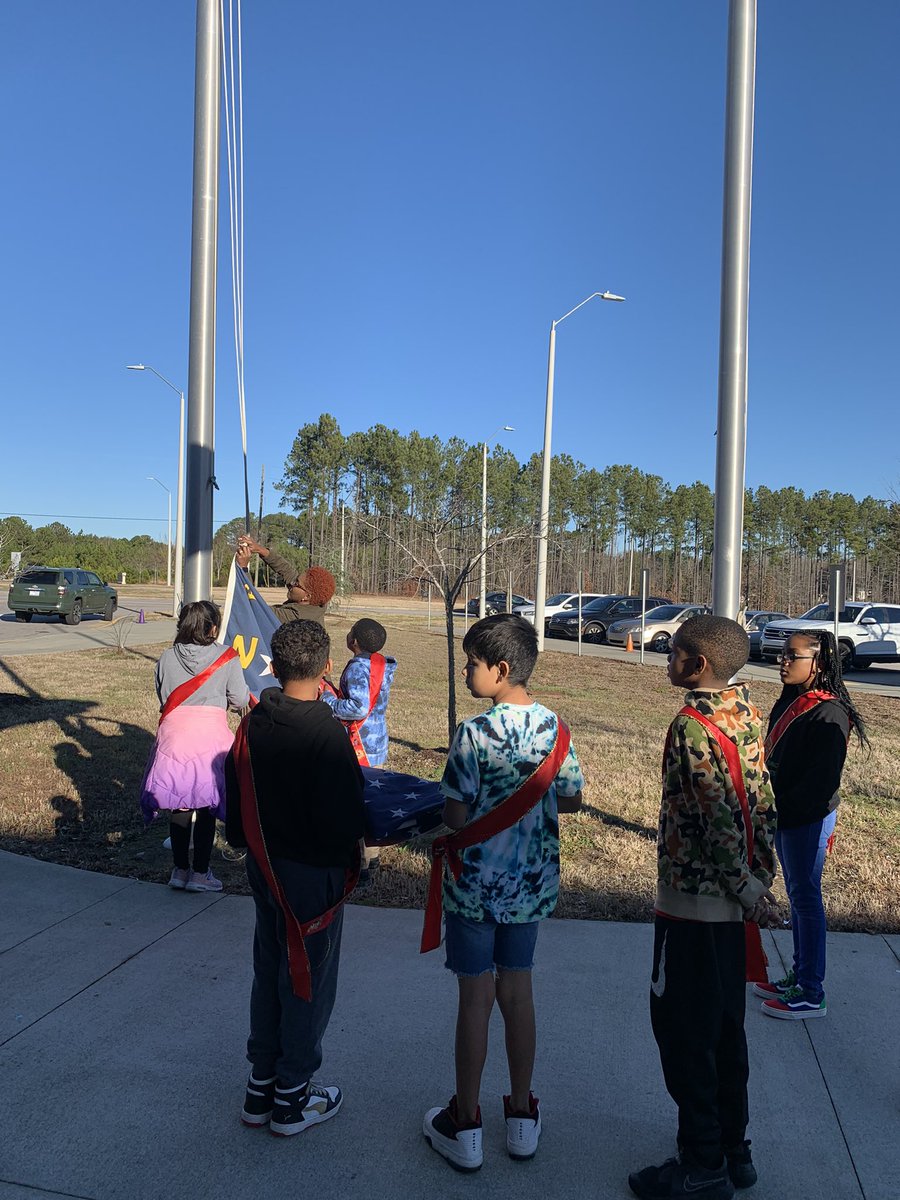 Last week, our student ambassadors learned how to properly raise and lower the 🇺🇸 and NC flags! Thank you to Mr. Browne, a veteran and our technology coordinator, for your help!