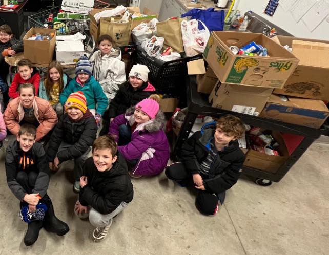 Washington Elementary Student Council recently held a food drive for Community Pathways. Together as a school, they collected and donated 1,442 pounds of food - equal to approximately $2509.08! 
#OwatonnaProud