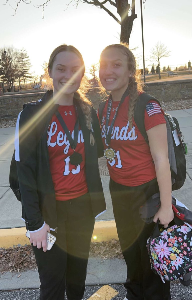 OHSVolleyball2's tweet photo. Lots of bulldogs starting off club season with hardware! 💪 Congrats Rylee, Lanyn and BB! https://t.co/GKB7BRmAQO