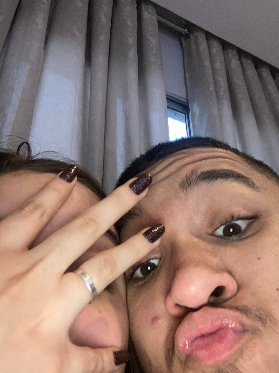 Vitmula's tweet photo. Um ano namorando a mulher mais linda perfeita maravilhosa que existe nesse universo, eu te amo minha princesa, obrigado por ser a melhor namorada do mundo https://t.co/cnXH1VbNWF