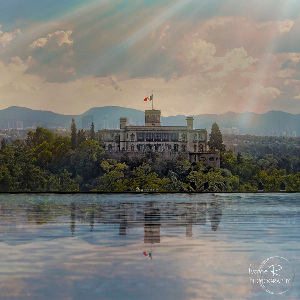 MxEnImagenes's tweet image. Hermosa postal del #CastilloDeChapultepec en el corazón de la #CDMX. La única edificación de su tipo en todo el continente americano... 🇲🇽🙌🏰