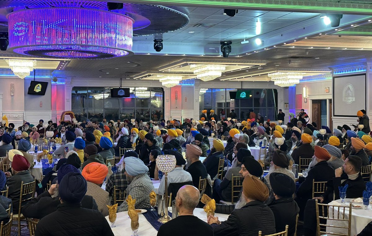 GurpreetSSahota's tweet photo. Full House: Sikhs of Metro Vancouver gathered in Surrey today to discuss their present and future. Program organized by BC Gurdwara Council, keynote speaker is Dr. Amarjit Singh from Washington DC. https://t.co/zViN9nYZ4p