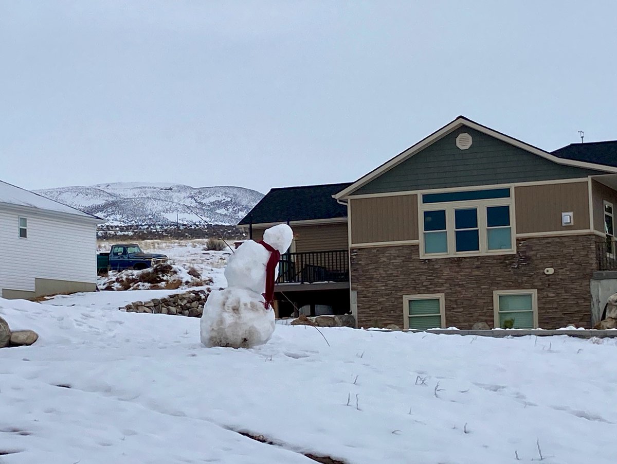 Droopy...The Snowman
.
.
.
.
.
#PicOfTheDay #DroopyTheSnowman #WarmerWeather #WeNeedMoreSnow #NorthernUtah