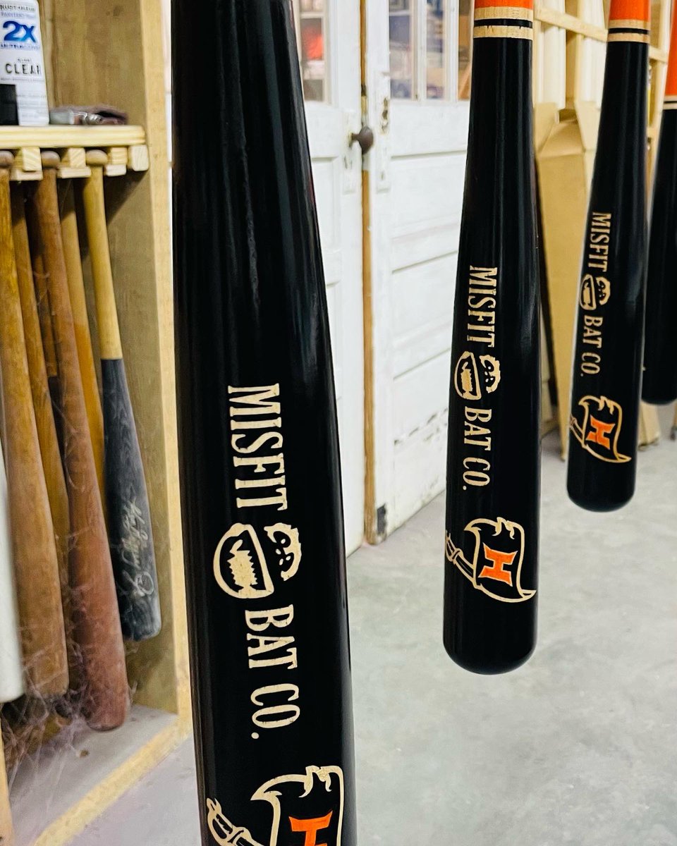 MisfitBatCo's tweet photo. Thanks for TK Wood and Hoover Bucs Baseball for connecting with me to place this order of personal bats and coaching Fungos. https://t.co/vAnQWjHlEO