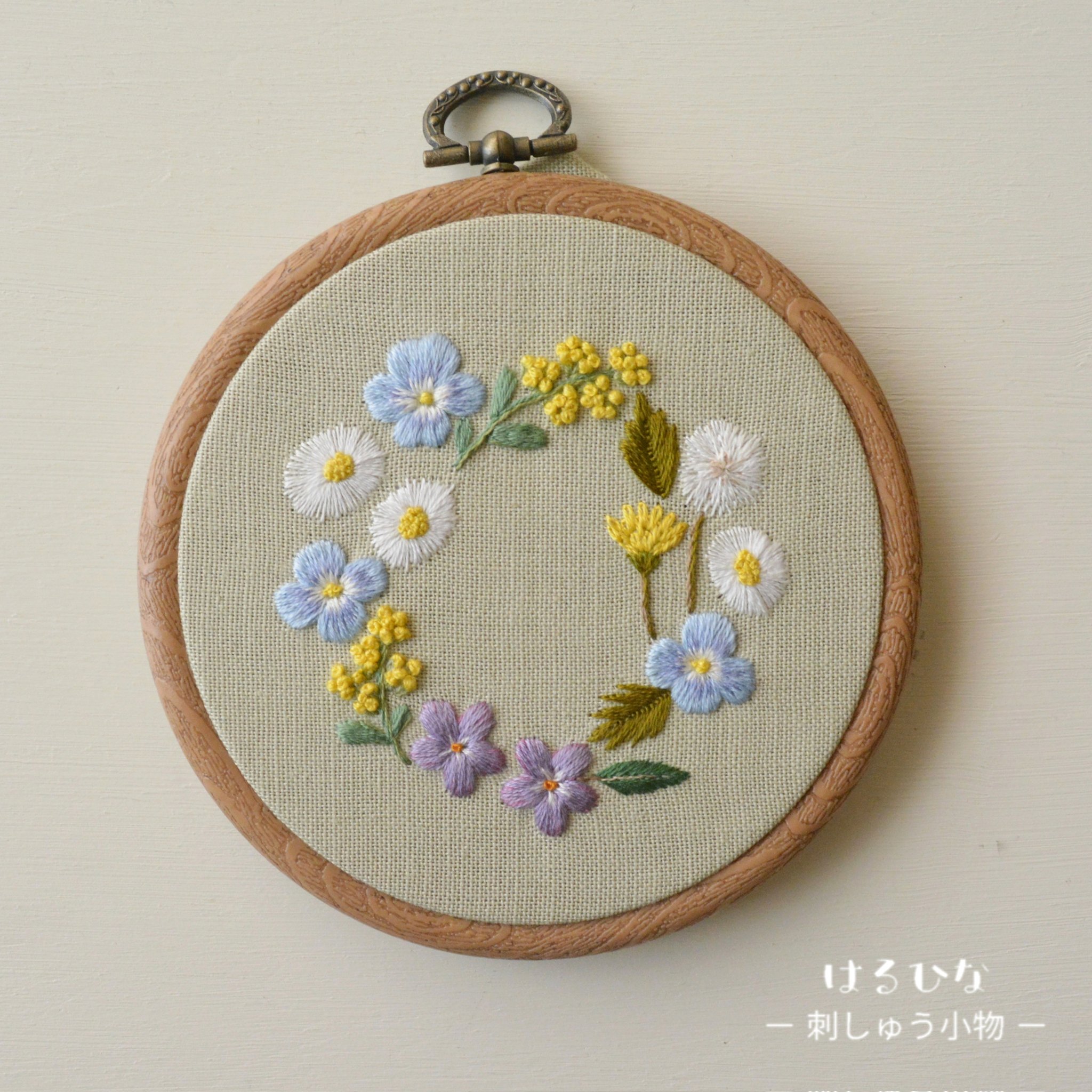 はるるんさま♡確認用 アンティークキルト＆ハンドメイド刺繍フレーム·͜· ♡ 手刺繍フレーム 花かんむり - ララの花かんむり | minne byGMO