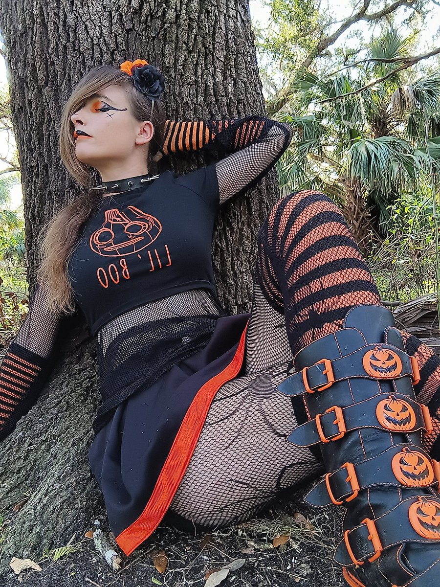 LokiElfGod_1's tweet photo. #2022 has come to a close as the doors open to a new year and new adventures I hope all of you will join me on our new journey of #2023 
#spookyemo #spookyemogirl
#emo #emogirl #emostyle #emohair  #emofashion #scene #scenegirl #alternativegirl #alternativefashion https://t.co/v4jCHEM5u3