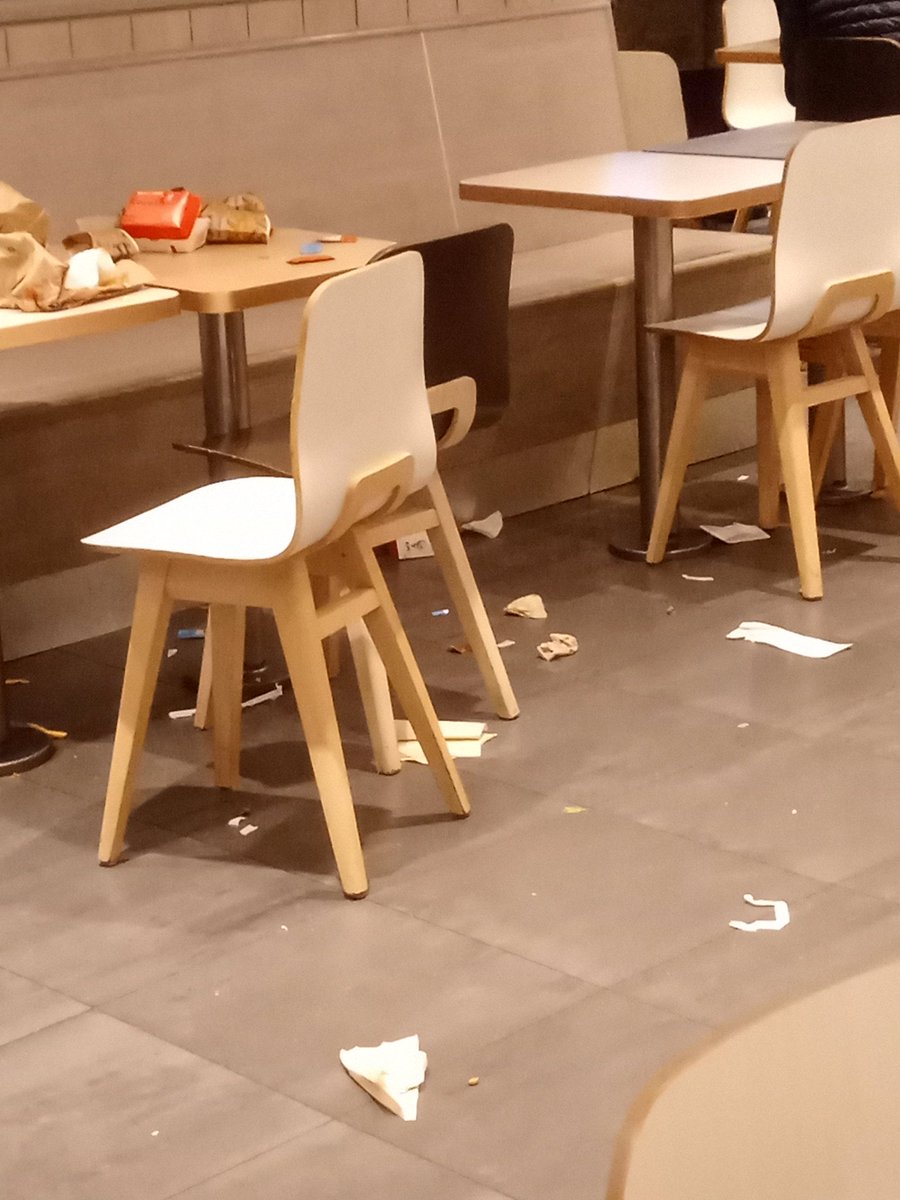 andrewproome's tweet photo. Tired of the state of #KFC in #Cheltenham. The toilets and restaurant are constantly disgusting. https://t.co/0YRGXLP7L9