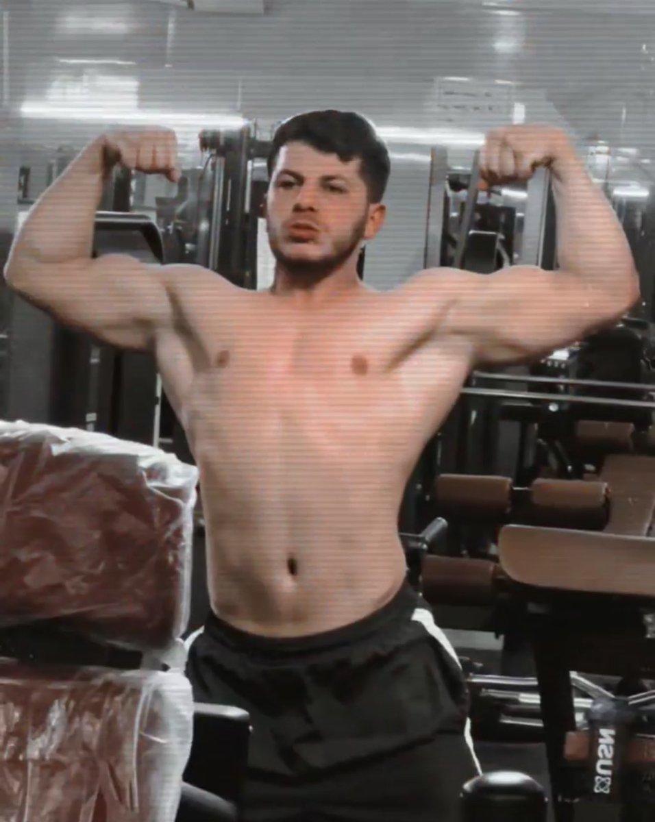 #برهان_الیاسی، که در اعتراضات ۱۰ دی در جوانرود کشته شد، ورزشکار حرفه‌ای رزمی در رشته ساندا بود و در مسابقات انتخابی تیم ملی بندرعباس سال ۱۳۹۵ شرکت کرده بود.
او همچنین در جوانرود مغازه کفش‌فروشی داشت.
#مهسا_امینی