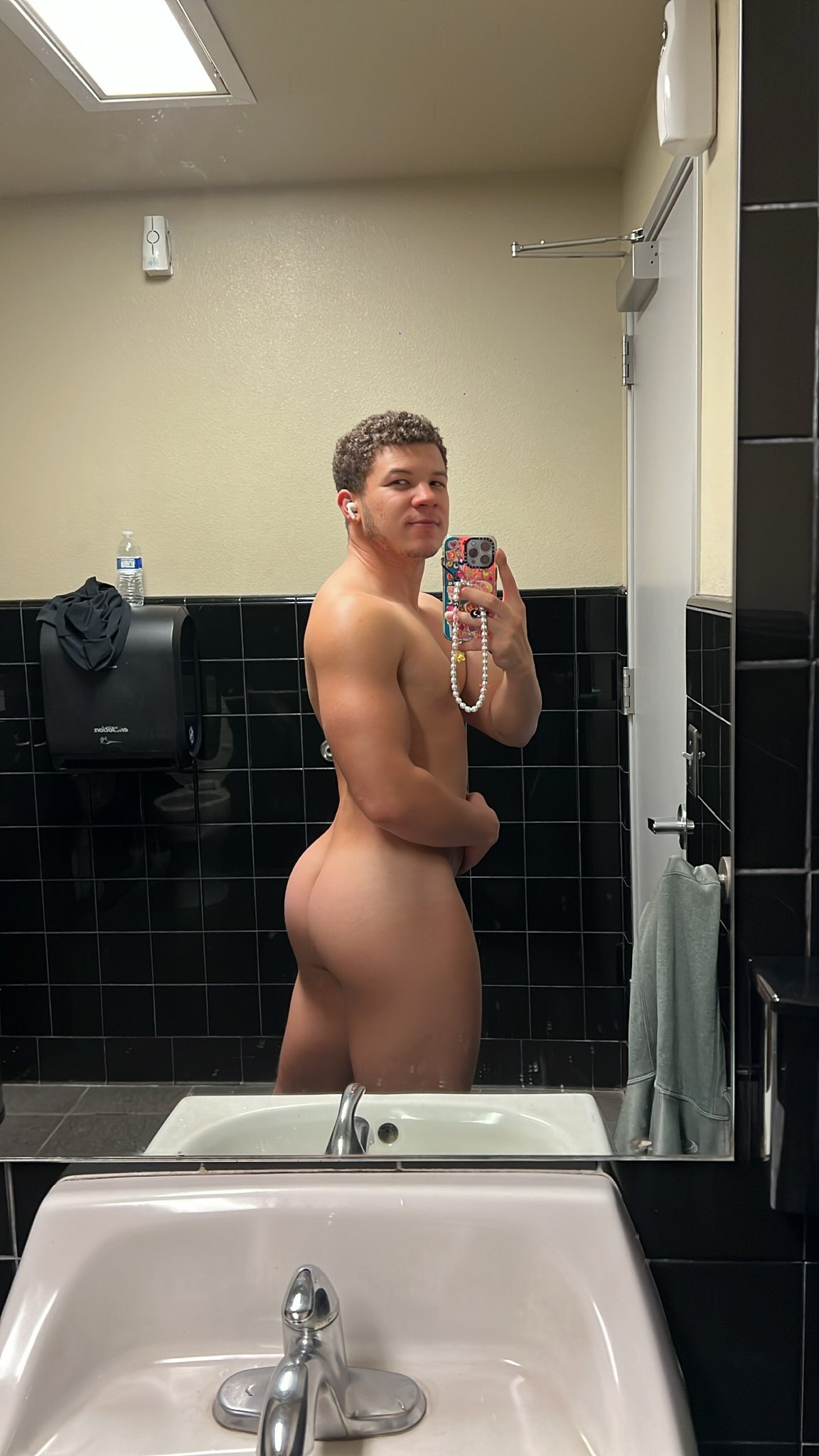 booty is poppin rn https://t.co/wgVksayVtw