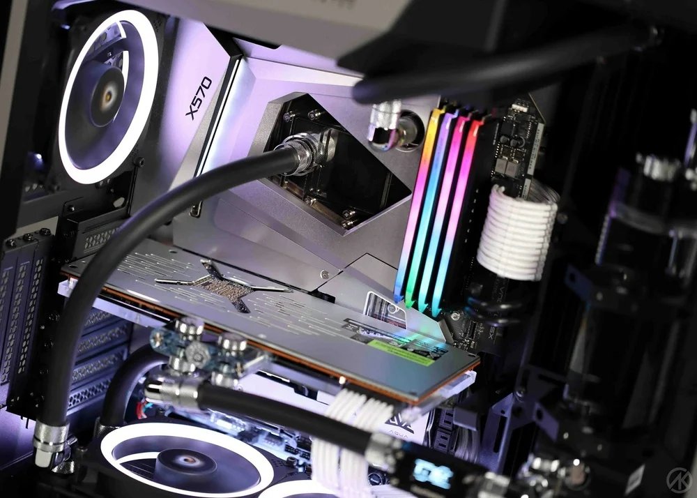 New year, new feature build: this beautiful #AKMod build ft. an @antec P120 case and @BitspowerHQ cooling. 

Antec Case: newegg.io/tw-akmod-antec…
Bitspower Store: newegg.io/tw-bitspower