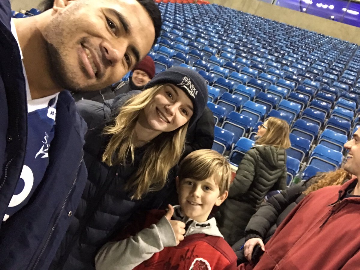 ZoologyRamsay's tweet photo. Took the other cousin to his first rugby game this week at @SaleSharksRugby and we won! He couldn’t believe he got to meet all the players #SALvsLEI 

🌟 Happy New Year everyone! 🌟 https://t.co/hoPLuRKLEt