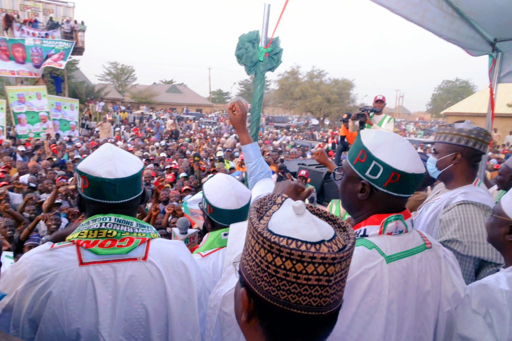 MalamSaiduUmar's tweet photo. Our campaign had another scintillating outing in Wamakko LG of Sokoto State. The sea of heads significantly explained that Sokoto State is all @OfficialPDPNig, and no-go area to other parties. Our Jama'a Project wil be the source of inspiration to other States if we are given.. https://t.co/RS1Bqku0ry