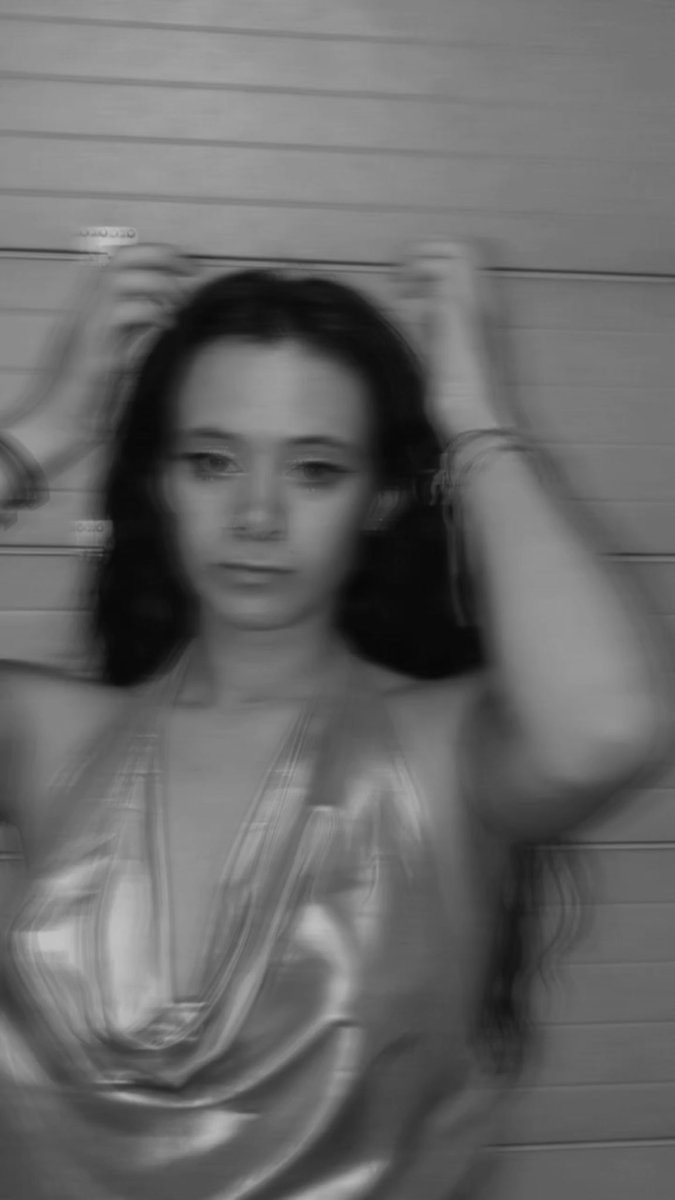 MertzManon7's tweet photo. Back To Black https://t.co/4I1oTxkgQg