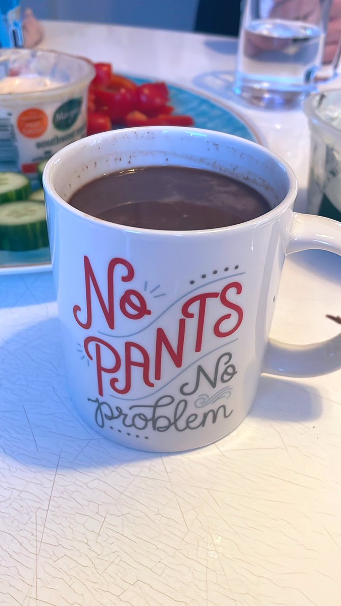 NoPantsEmma's tweet photo. Post sledding hot chocolate &amp; Baileys in the perfect mug. #HappyNewYear https://t.co/MtbstPO2S7