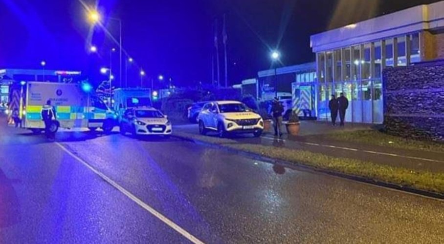 The imports are apparently stabbing one another in Killarney, doesn't sound safe to me maybe we should deport them all just to be on the safe side & to also make sure no locals are stabbed either. #IrelandisFull