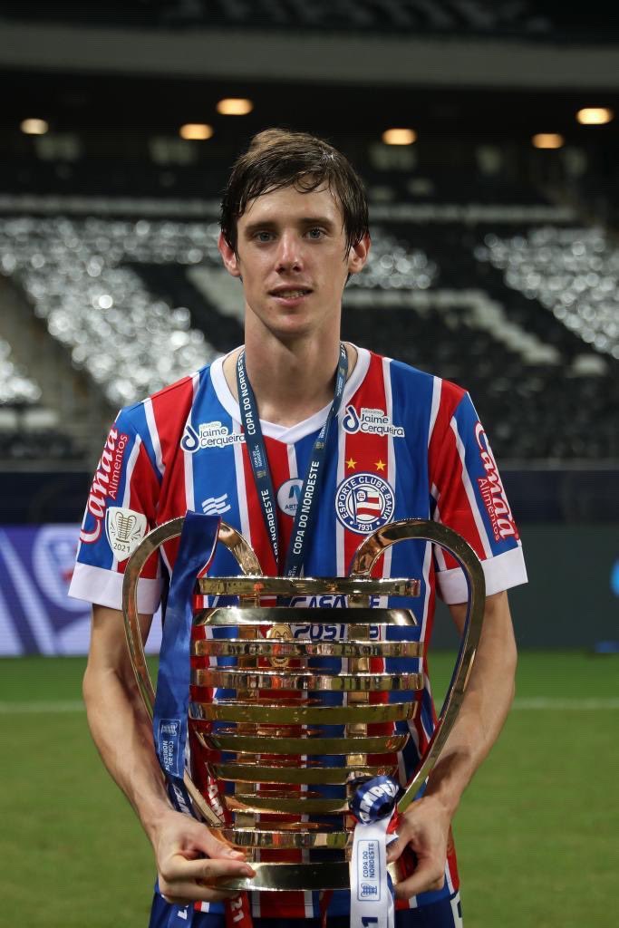 Parabens baheeea ! Um prazer ter feito parte da sua grande história ❤️💙🤍