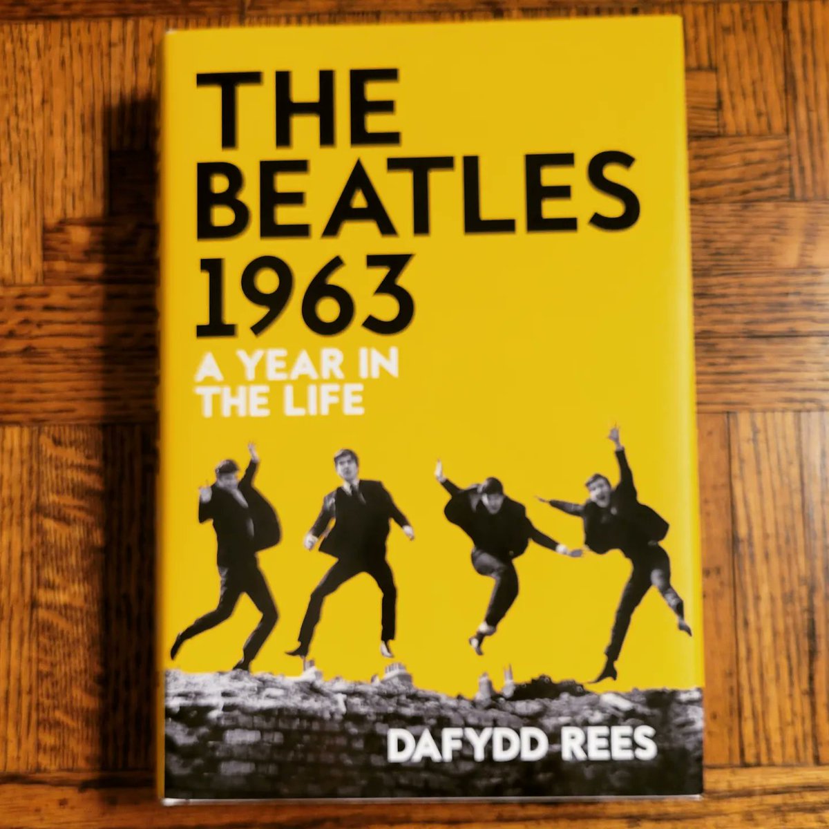 Gabelvitch's tweet photo. Reading each daily entry on the day every day. @1963_beatles #Project63 #ItWas60YearsAgoToday https://t.co/vVbBM34vY0